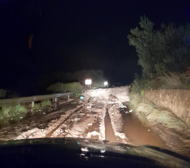 Έντονη κακοκαιρία στην Κεφαλονιά: Πλημμύρες, κατολισθήσεις και ζημιές στο οδικό δίκτυο [εικόνες +βίντεο]