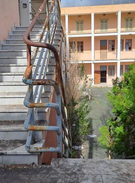 Faros Argostoliou Εγκατάληψη