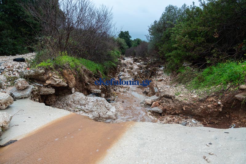 Καταστροφές στη Λειβαθώ από τη χθεσινή κακοκαιρία – Σοβαρά προβλήματα σε οδικό δίκτυο και υποδομές [εικόνες +βίντεο]