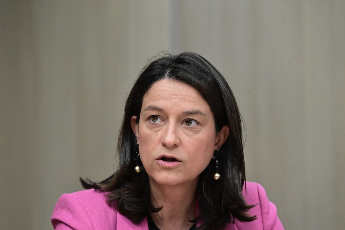 Κεραμέως: Επανακατάρτιση και αναβάθμιση δεξιοτήτων, η απάντηση στις προκλήσεις της Τεχνητής Νοημοσύνης