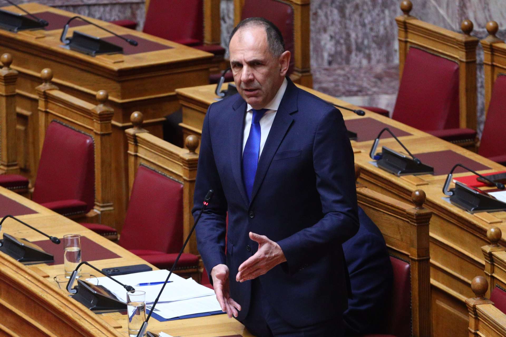 Στο Άμπου Ντάμπι σήμερα ο Γεραπετρίτης – Θα συναντηθεί με τον αναπληρωτή πρωθυπουργό και τον ομόλογό του: Στο επίκεντρο οι εξελίξεις στη Μέση Ανατολή