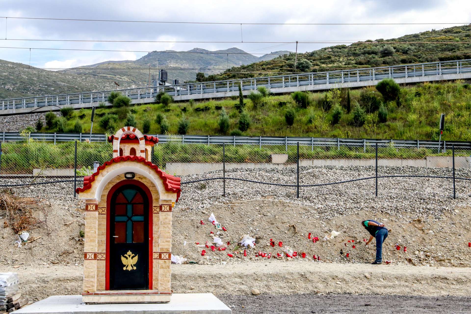 Συγκεντρώσεις για τα Τέμπη σε Αθήνα και Θεσσαλονίκη – Φοιτητές τιμούν τη μνήμη των 57 θυμάτων στο σημείο της τραγωδίας