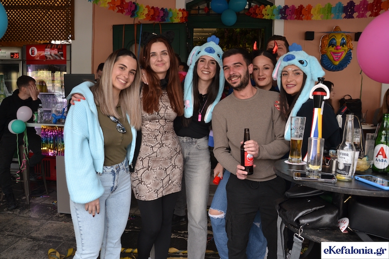 Τσικνοπέμπτη στο Αργοστόλι: Ψησταριές, γιορτή και αρώματα παντού! [εικόνες +βίντεο]