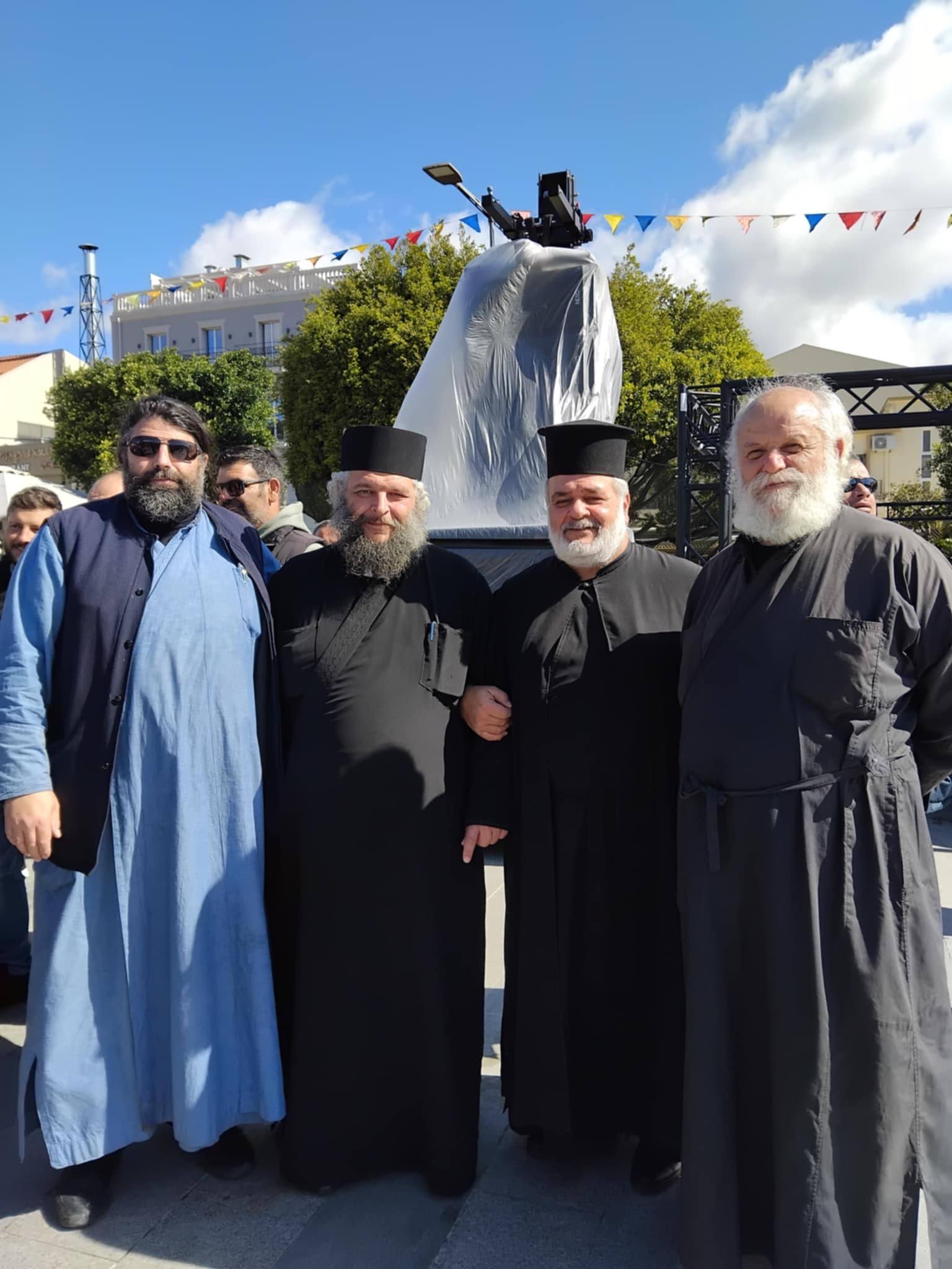 Βροντερό παρών των ιερέων της Κεφαλονιάς στη διαδήλωση για τα Τέμπη στο Αργοστόλι [εικόνες]