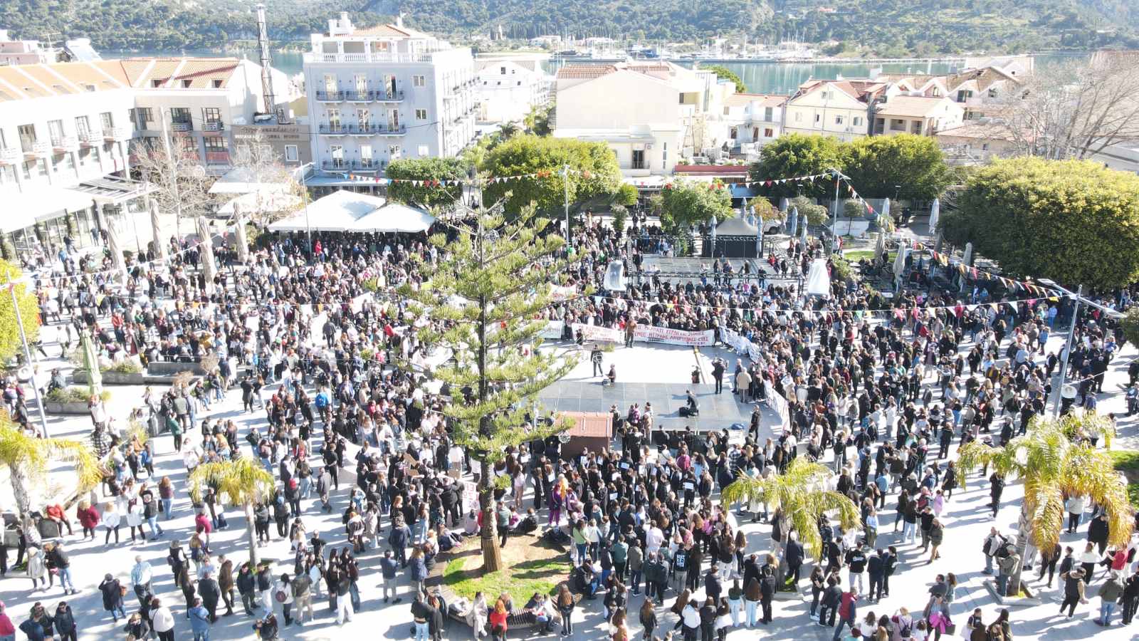 Μπράβο Παιδιά μου πάρτε το Μέλλον σας στα Χέρια σας Τόπο στα Νιάτα Σήμερα Δώσατε το Οξυγόνο στις 57 Αδικοχαμένες Ψυχές Φωτο Video