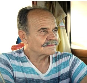 Ευχαριστώ θερμά όλους όσους με την παρουσία τους, τα λόγια τους και τα συλλυπητήρια μηνύματά τους συμπαραστάθηκαν στο πένθος μας