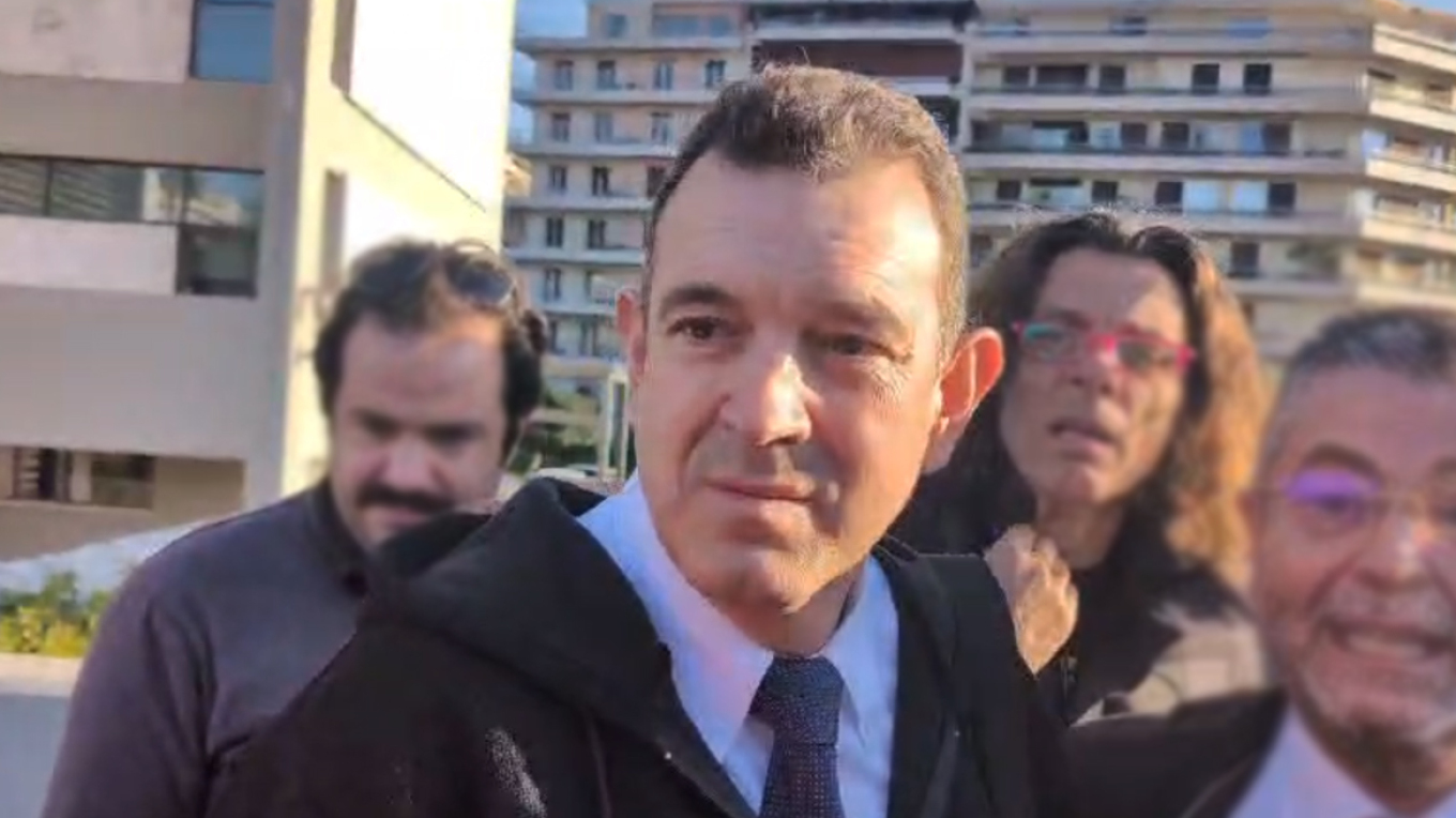 Ελεύθερος αφέθηκε ο βουλευτής της Νίκης, Νίκος Παπαδόπουλος μετά τον βανδαλισμό σε έργα στην Εθνική Πινακοθήκη