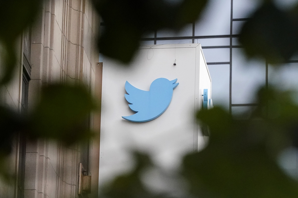 Η πινακίδα του Twitter πουλήθηκε σε δημοπρασία έναντι 35