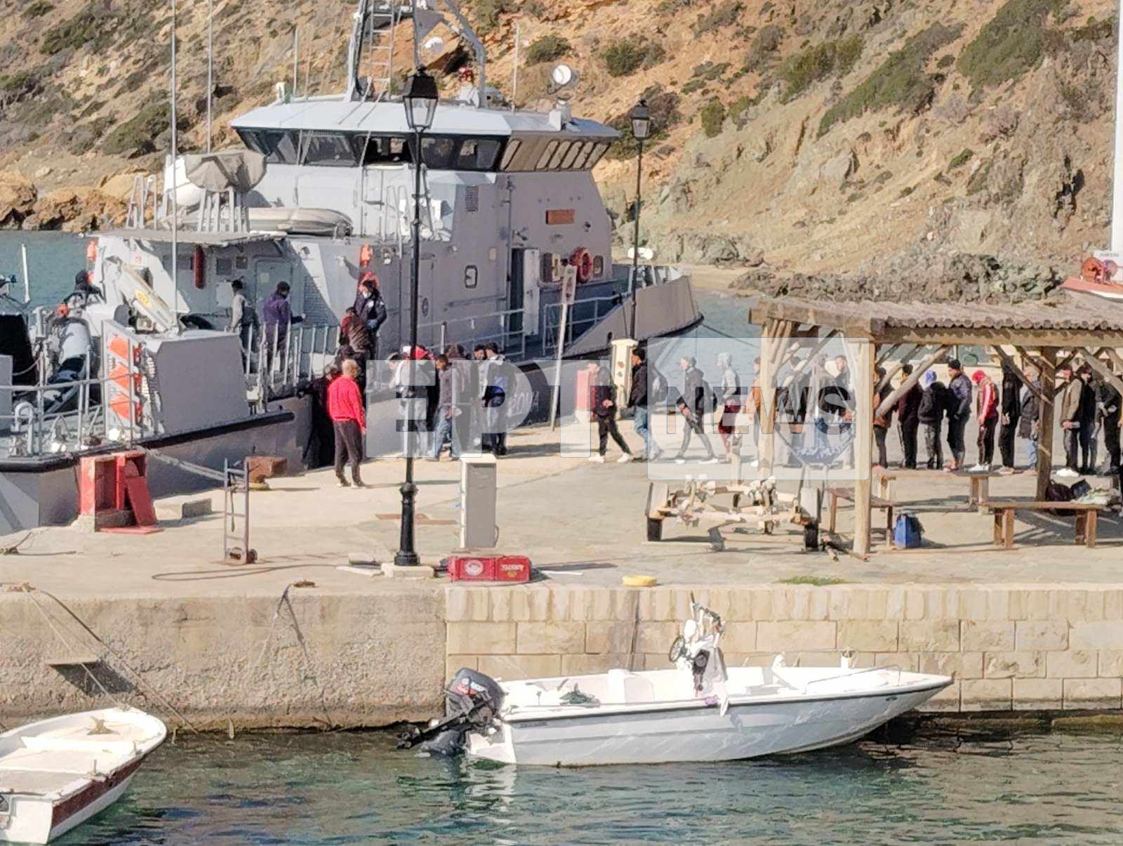 Λέμβος με 42 μετανάστες στη Γαύδο την Καθαρά Δευτέρα
