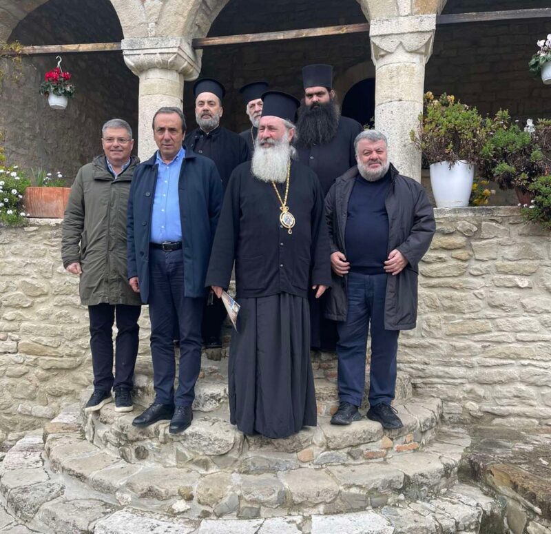 Οι θαυμαστές της Αλβανίας, ο “γολγοθάς” του Καππάτου και τα …πηλοφόρια του δημάρχου