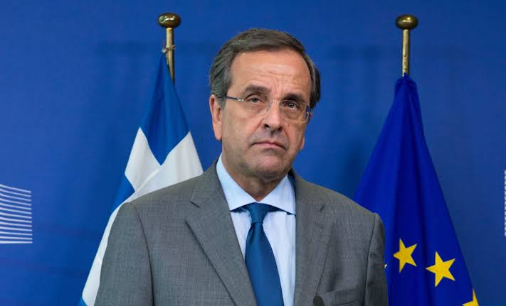 Ποιοι είναι οι 5 γαλάζιοι βουλευτές που χειροκρότησαν τον Αντ