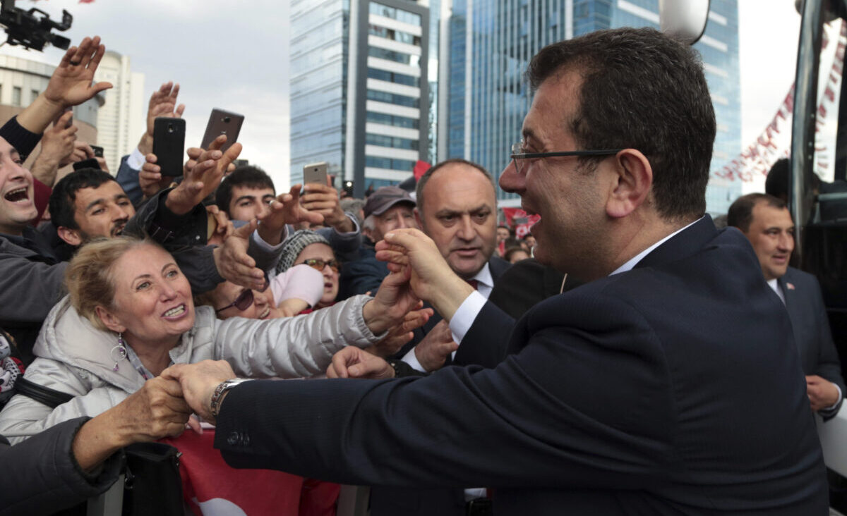 Τουρκία: Το Παρατηρητήριο Ανθρωπίνων Δικαιωμάτων καταδικάζει τη σύλληψη του Εκρέμ Ιμάμογλου