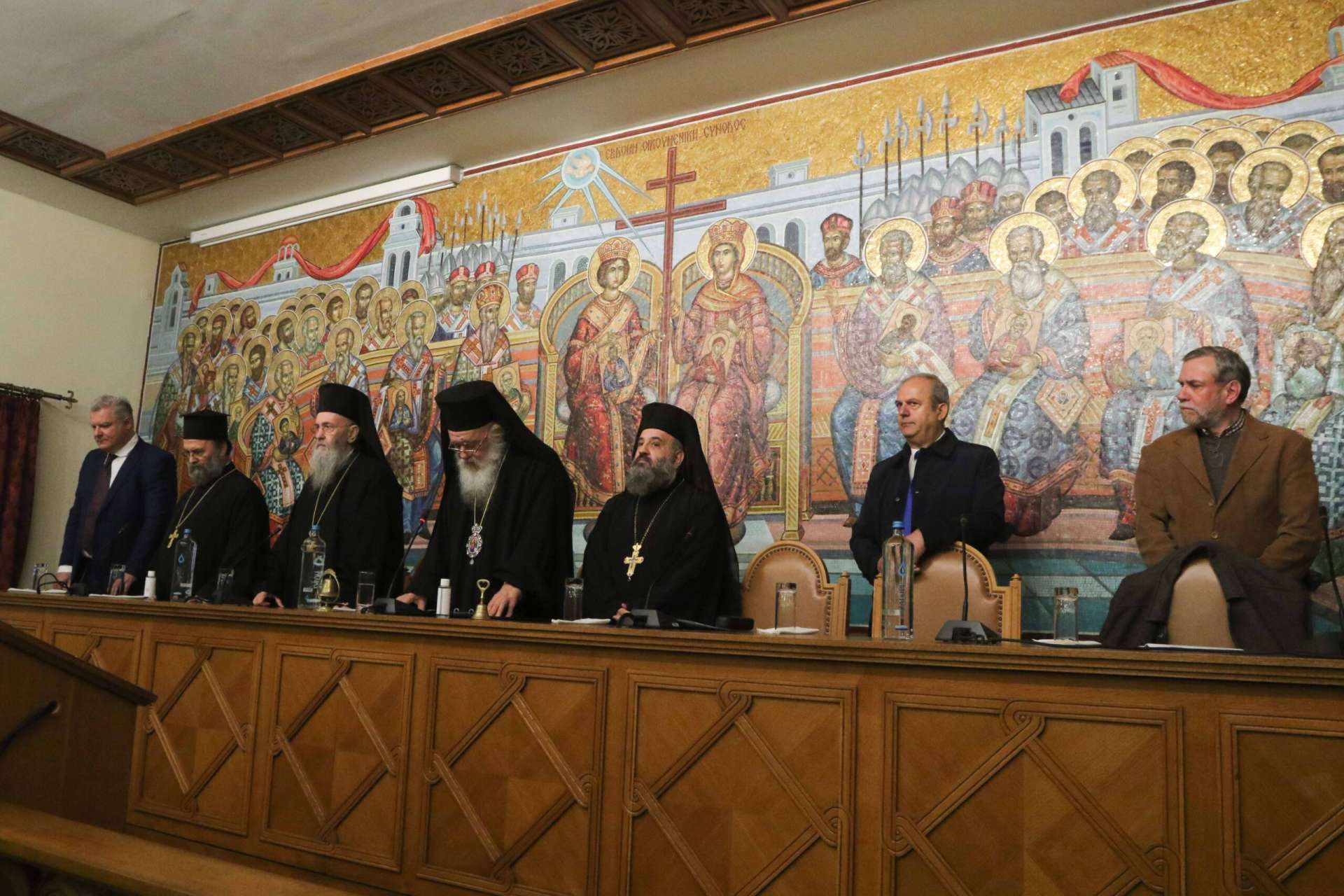 Διαψεύδει η Ιερά Σύνοδος της Εκκλησίας της Ελλάδας δημοσιεύματα «περί συστάσεως πιστωτικού ιδρύματος»