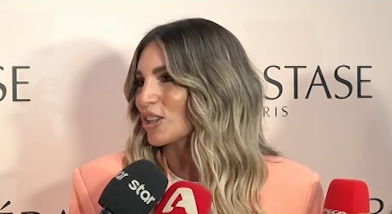 Ενοχλημένη η Αθηνά Οικονομάκου: «Ρωτάτε πολύ κόσμο για μένα και δεν βρίσκω τον λόγο, δεν θέλω να μιλάνε για μένα»