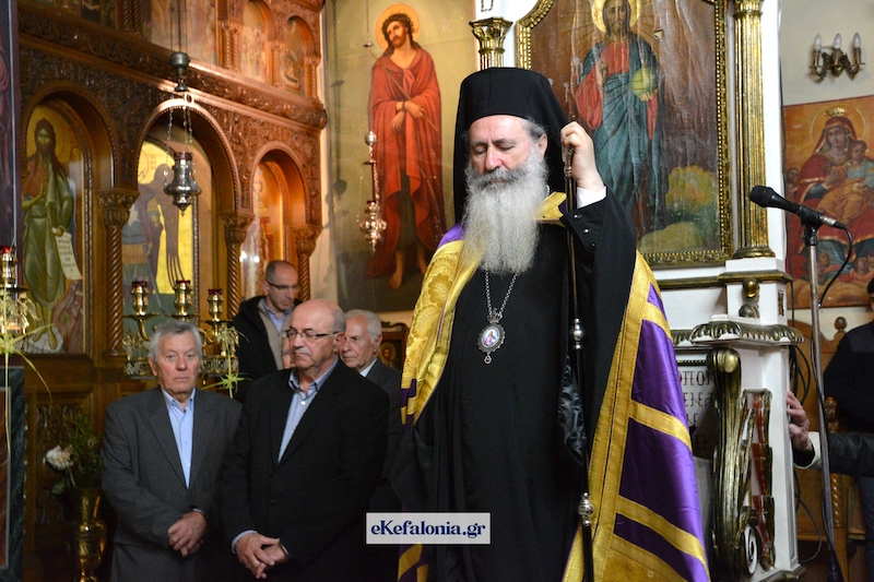 Η Χορωδία Αργοστολίου συγκινεί με το Τροπάριο της Κασσιανής στις εκκλησίες του Αργοστολίου [βίντεο]