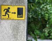 ΚΩΣΤΑΣ ΕΥΑΓΓΕΛΑΤΟΣ / ΕΑΡΙΝΟ ΕΙΚΑΣΤΙΚΟ ΑΦΙΕΡΩΜΑ ΓΙΑ ΤΗΝ ΠΑΓΚΟΣΜΙΑ ΗΜΕΡΑ ΤΕΧΝΗΣ ΤΗΝ Μ