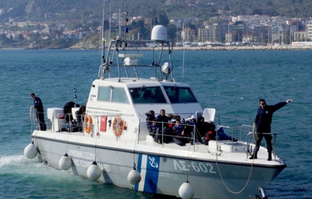 Λέσβος: Ανατροπή λέμβου με μετανάστες στη Σκάλα Συκαμιάς – Εντοπίστηκαν τέσσερις σοροί
