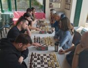 Σκάκι στο Πολιτιστικό Κέντρο Φαρακλάτων.