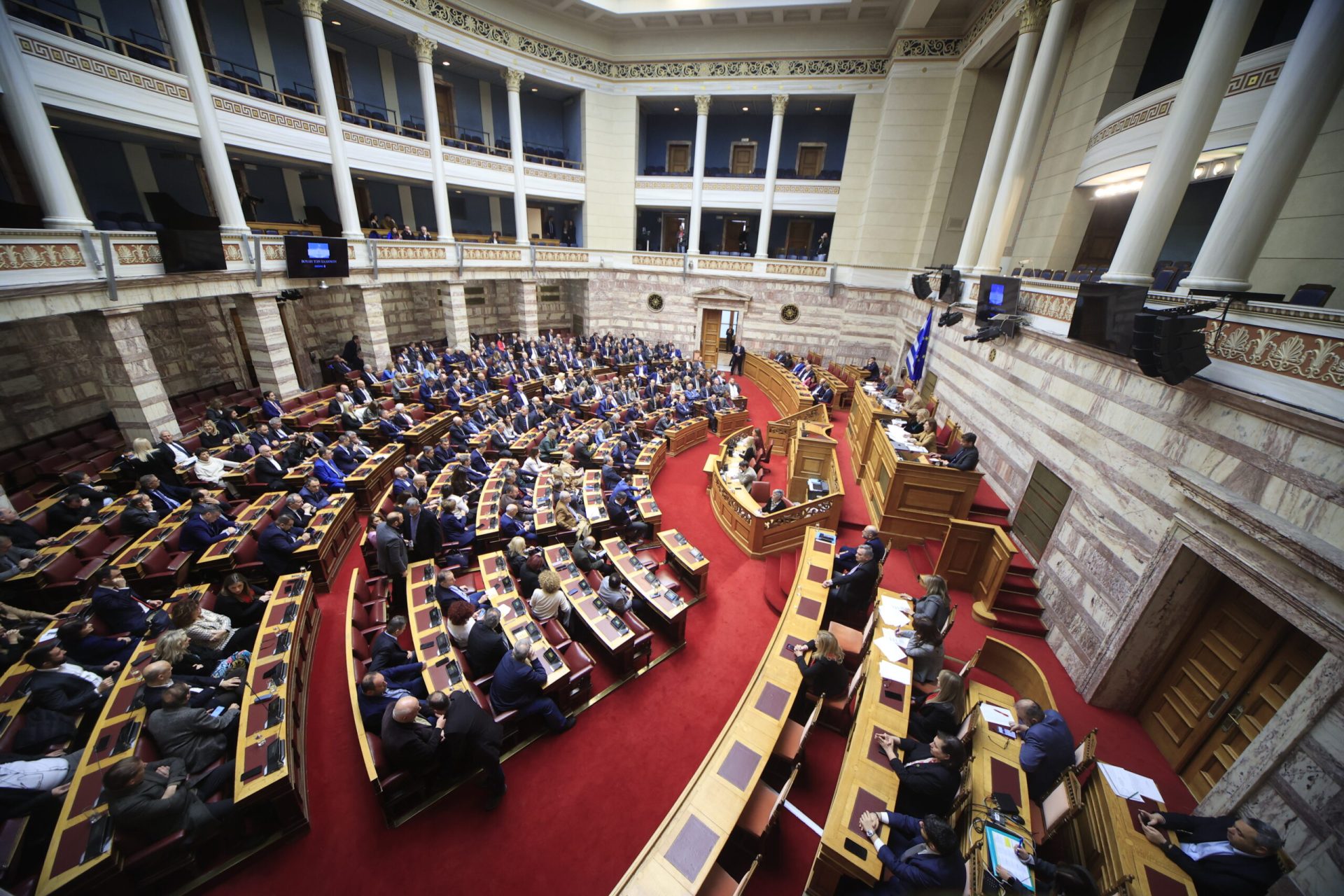 Ανεβαίνει το πολιτικό θερμόμετρο ενόψει της κατάθεσης της πρότασης της ΝΔ για την Προανακριτική – Στάχτη στα μάτια λέει το ΠΑΣΟΚ