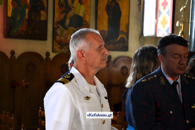 Επιμνημόσυνη δέηση και κατάθεση στεφάνων για τη Γενοκτονία των Ποντίων στο Αργοστόλι [εικόνες +βίντεο]