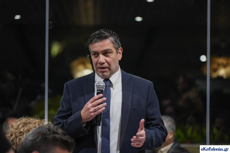 Γιάννης Λυκούδης: Χωρίς νομιμοποίηση παραμένουν οι παραλιακές επιχειρήσεις σε Πόρο και Κατελειό