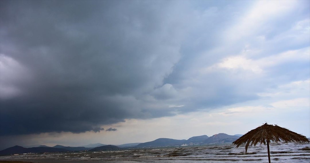 Καιρός: Έντονα άστατος καιρός με καταιγίδες στα ηπειρωτικά – Πρόγνωση καιρού