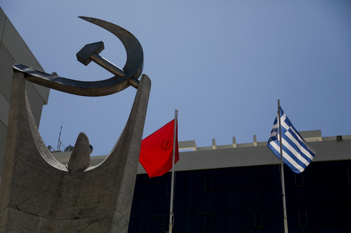 ΚΚΕ: Η κυβέρνηση είναι υπόλογη για το κύριο έγκλημα, δηλαδή τη σύγκρουση των δύο τρένων