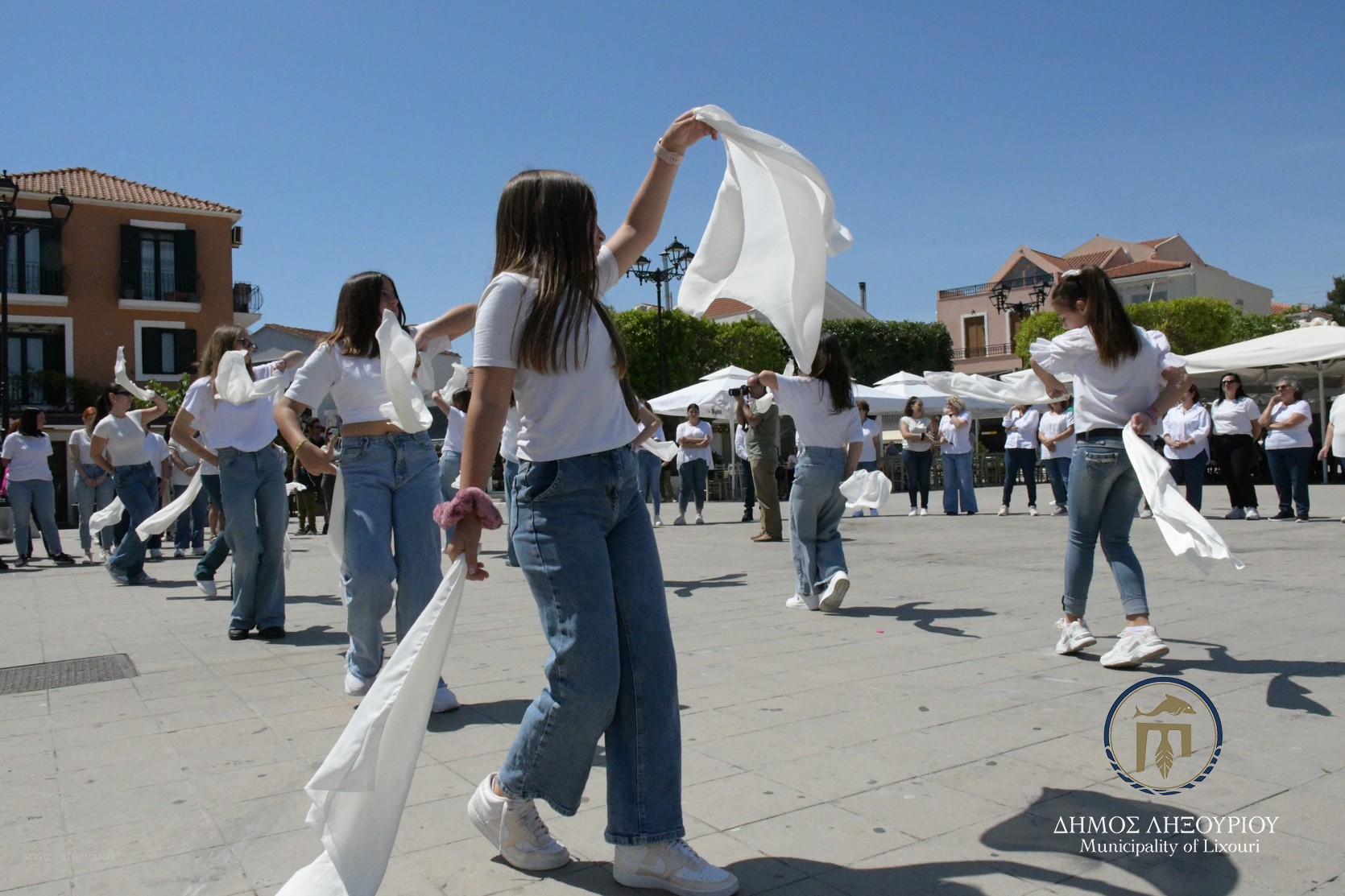 Μεγάλη επιτυχία στο Ληξούρι με τους Πολιτιστικούς Συλλόγους