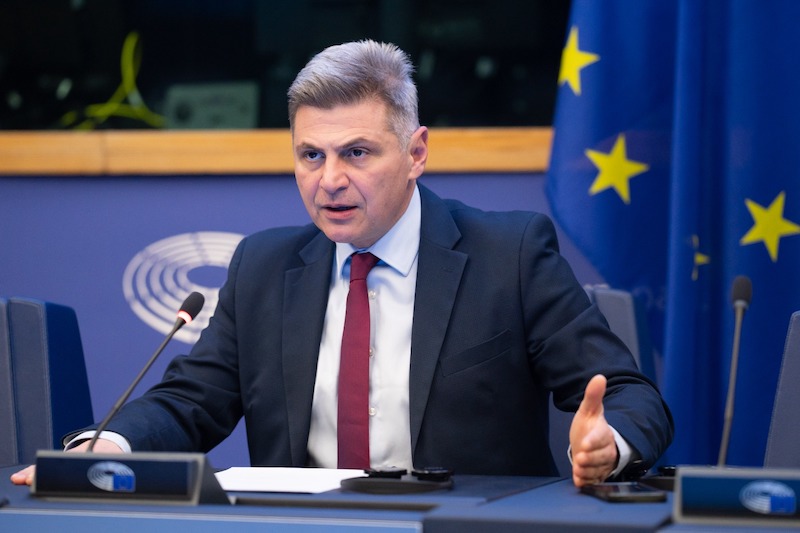 Ο ευρωβουλευτής Νικόλας Φαραντούρης στη Διεθνή Έκθεση για την Άμυνα