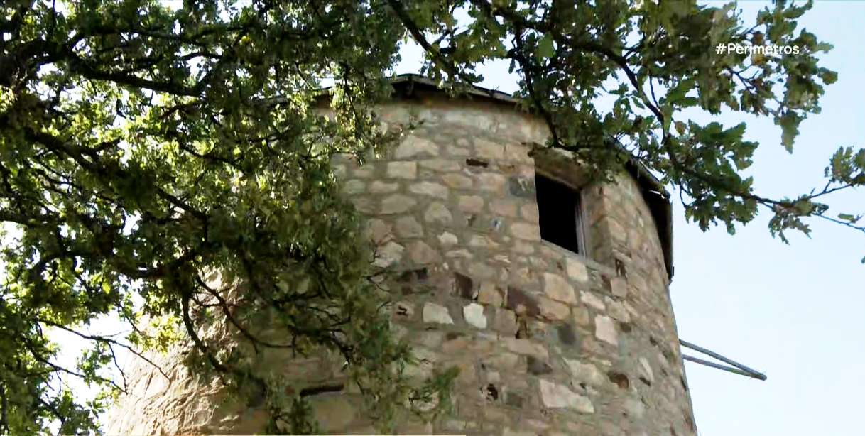 Οι ιστορικοί πέτρινοι ανεμόμυλοι στο χωριό Μελία  