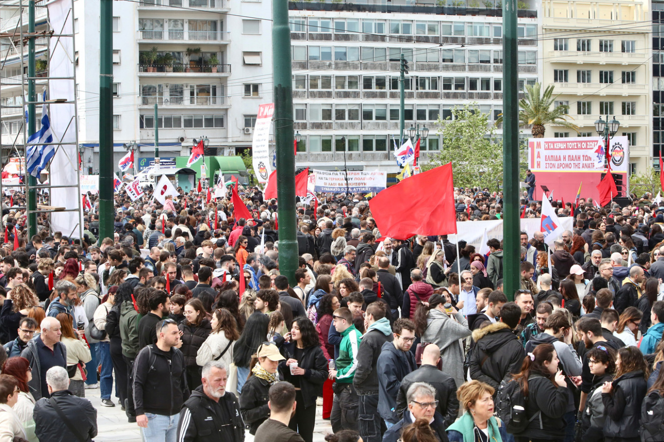 Σε εξέλιξη οι συγκεντρώσεις για την Πρωτομαγιά – Ποιοι δρόμοι είναι κλειστοί, δείτε Live, φωτογραφίες και βίντεο