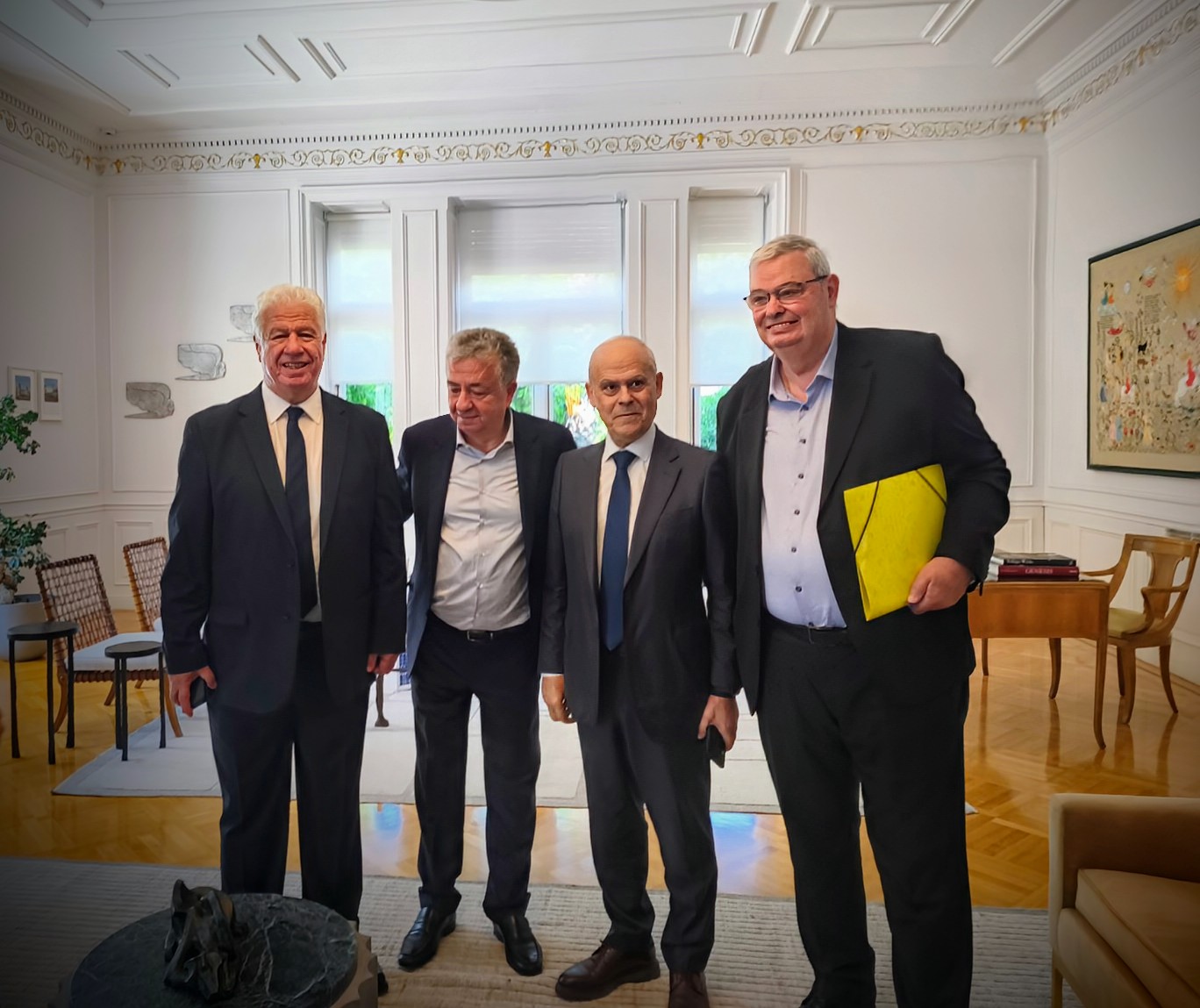ΣΥΝΑΝΤΗΣΗ ΠΕΡΙΦΕΡΕΙΑΡΧΗ ΙΟΝΙΩΝ ΝΗΣΩΝ ΜΕ ΠΡΩΘΥΠΟΥΡΓΟ – 30.05.25 (2)