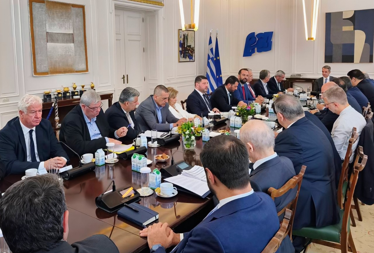 ΣΥΝΑΝΤΗΣΗ ΠΕΡΙΦΕΡΕΙΑΡΧΗ ΙΟΝΙΩΝ ΝΗΣΩΝ ΜΕ ΠΡΩΘΥΠΟΥΡΓΟ – 30.05.25 (4)