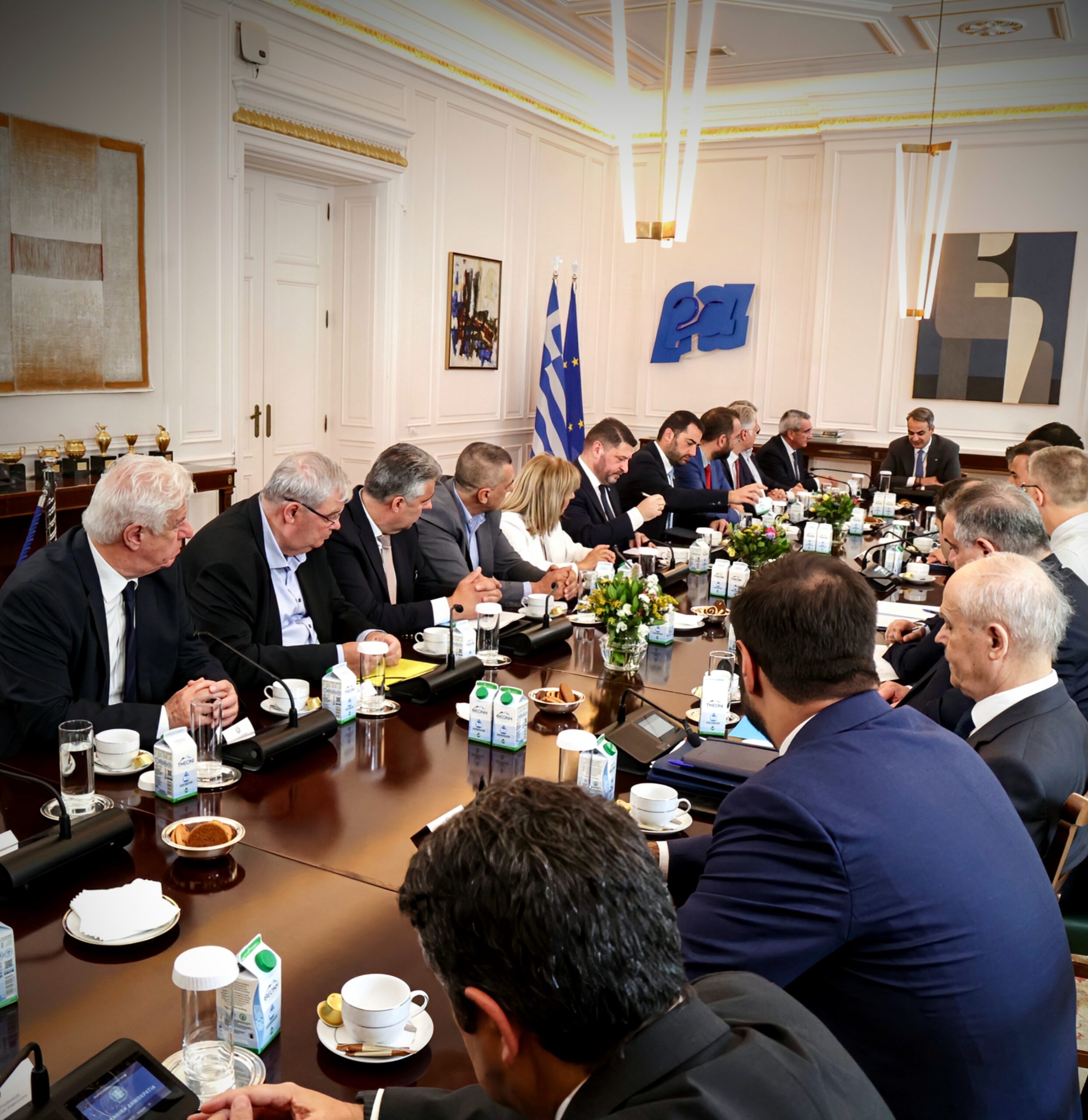 ΣΥΝΑΝΤΗΣΗ ΠΕΡΙΦΕΡΕΙΑΡΧΗ ΙΟΝΙΩΝ ΝΗΣΩΝ ΜΕ ΠΡΩΘΥΠΟΥΡΓΟ – 30.05.25 (5)