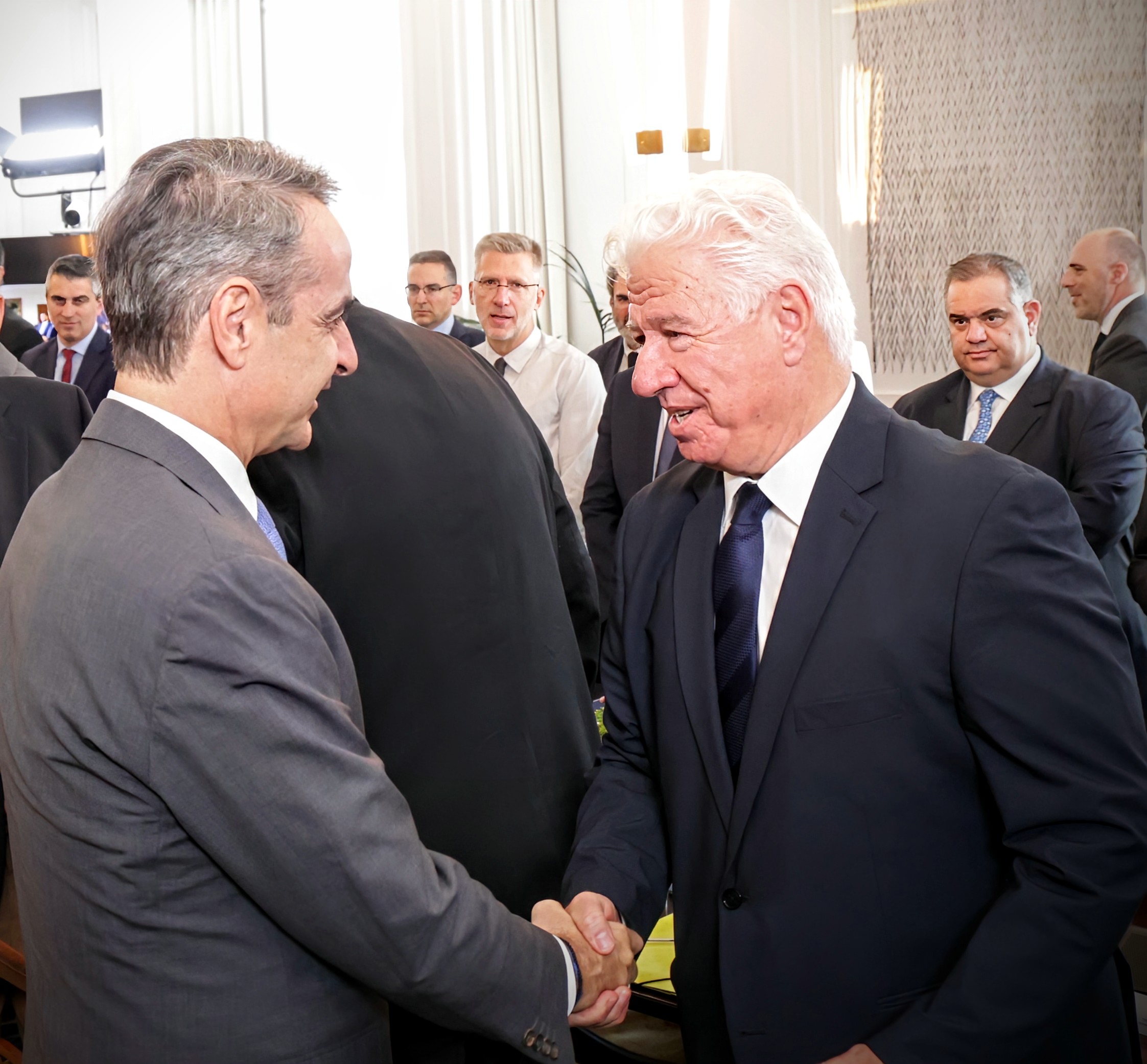ΣΥΝΑΝΤΗΣΗ ΠΕΡΙΦΕΡΕΙΑΡΧΗ ΙΟΝΙΩΝ ΝΗΣΩΝ ΜΕ ΠΡΩΘΥΠΟΥΡΓΟ – 30.05.25 (2)