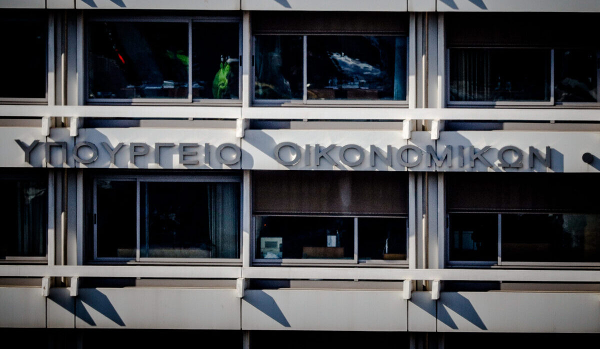 ΥΠΕΘΟ για έκθεση Fitch: Επιβεβαίωση της «αταλάντευτης πορείας ανάκαμψης της χώρας»