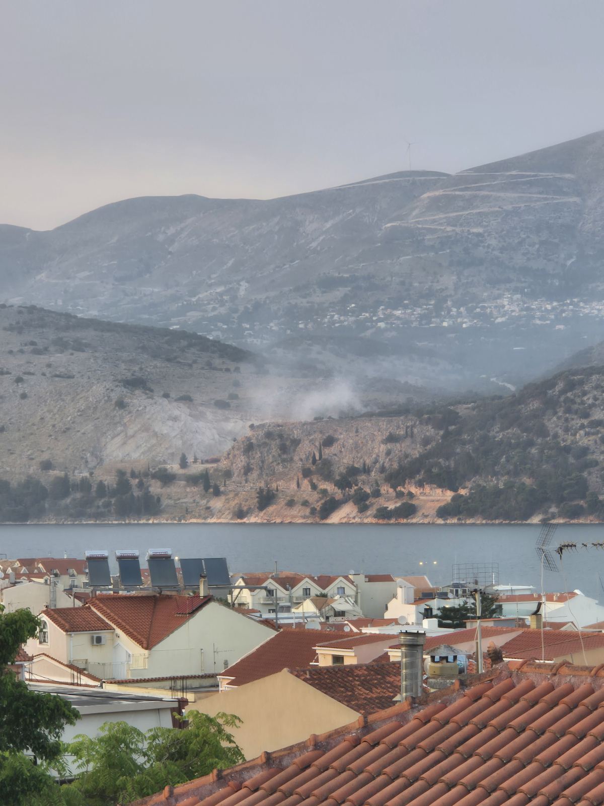 3η Μερα και ο Κοσμος Αναπνέει Τοξικά και Καρκινογόνες ουσίες τα λέει ο Ιατρικος Σύλλογος Αλλα Ωχ Αδελφέ Καμαρώστε τους