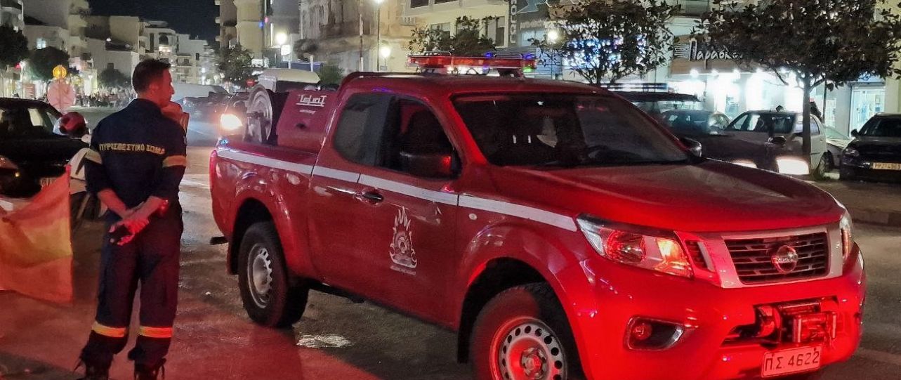 Αλλαγή του σκηνικού του καιρού μετά τον πολυήμερο καύσωνα: Ανεμοθύελλες και καταιγίδες – Ξεριζώθηκαν δέντρα, ζημιές σε ΙΧ