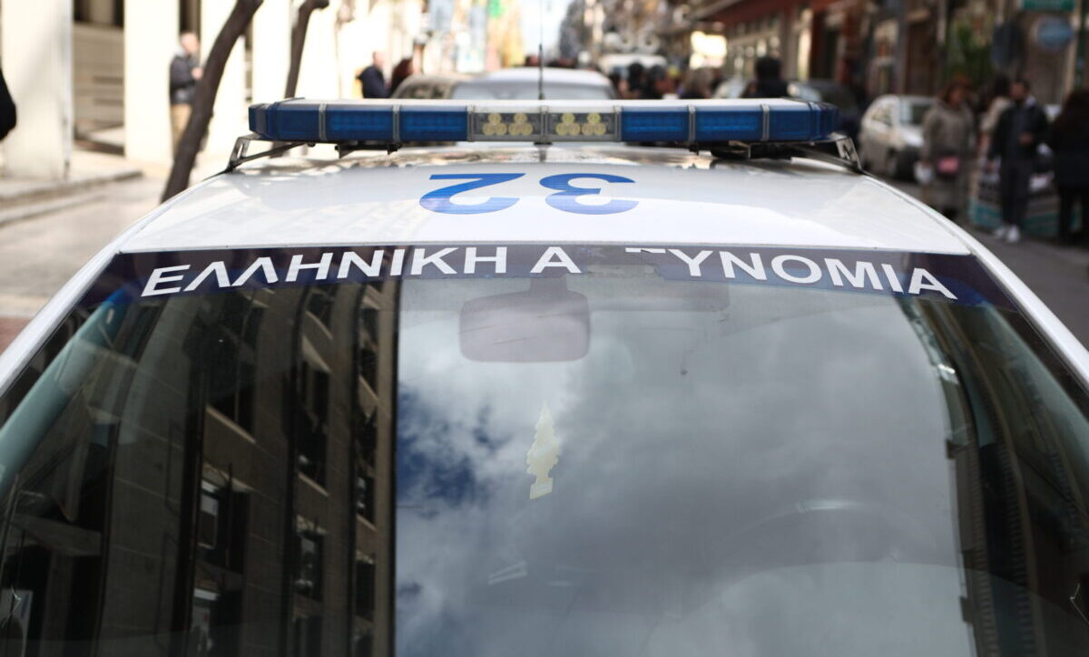 Έκρηξη στην είσοδο της Διεύθυνσης Μεταφορών στον Άλιμο