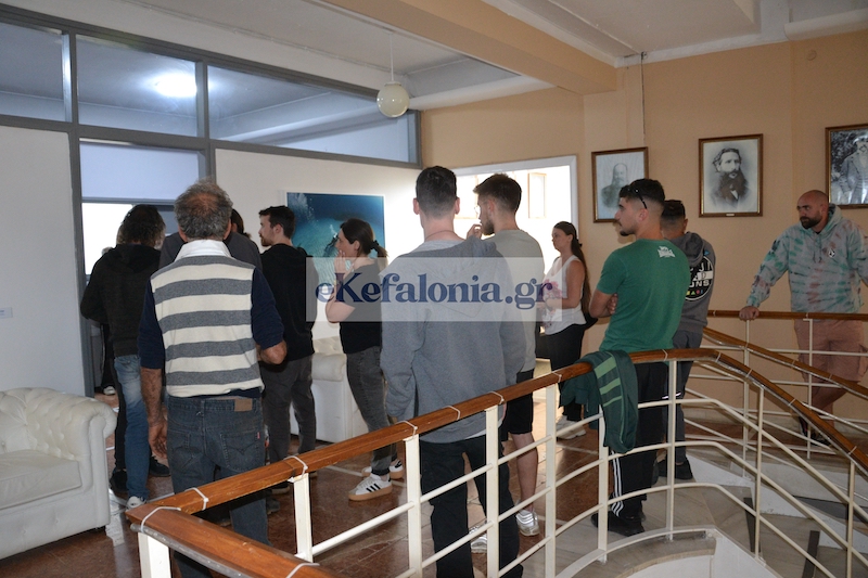 Κάτοικοι του Λουρδά «μπούκαραν» στο δημαρχείο Αργοστολίου