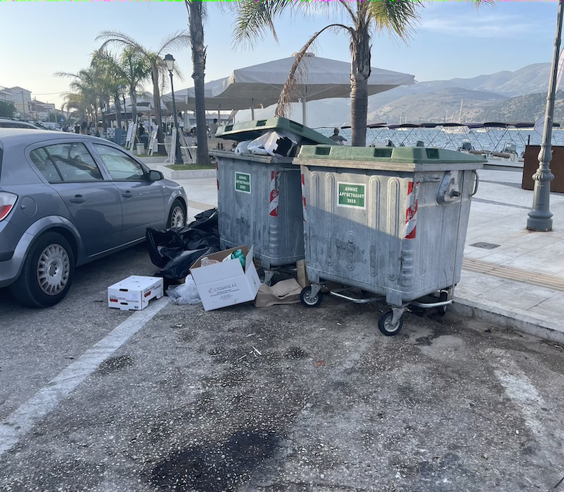 Λαϊκή Συσπείρωση για ΕΔΑΚΙ: Πληρώνουμε χρυσάφι και καθαρίζουμε μόνοι μας!