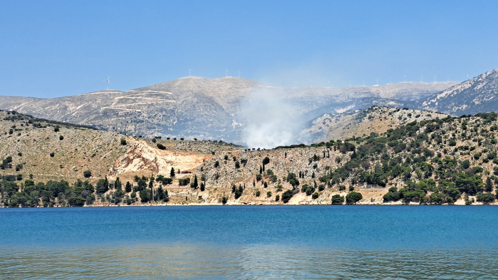 Πρεμιέρα στο νησί μας με πυρκαγιά σε παράνομη χωματερή στη Λαγκάδα.