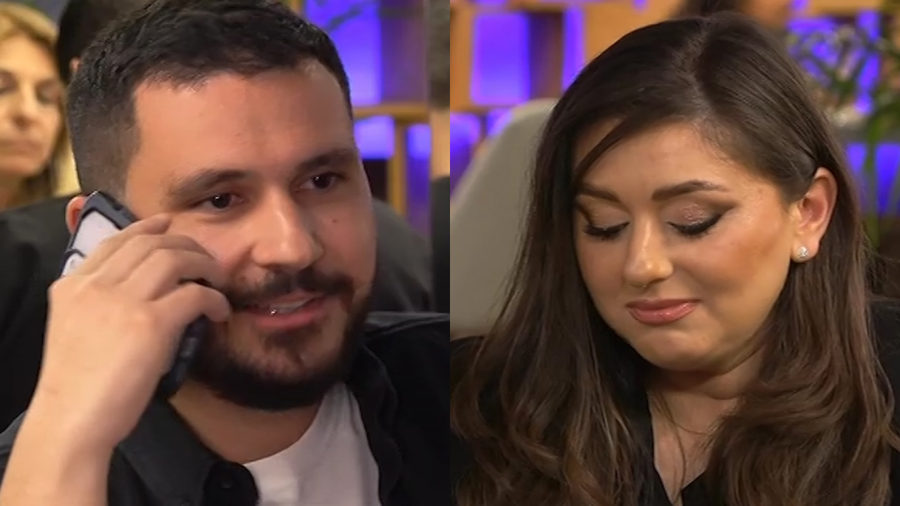 First Dates – Τον πήρε η μάνα του την ώρα του ραντεβού: «Τρώω μόνο από τα χεράκια της»