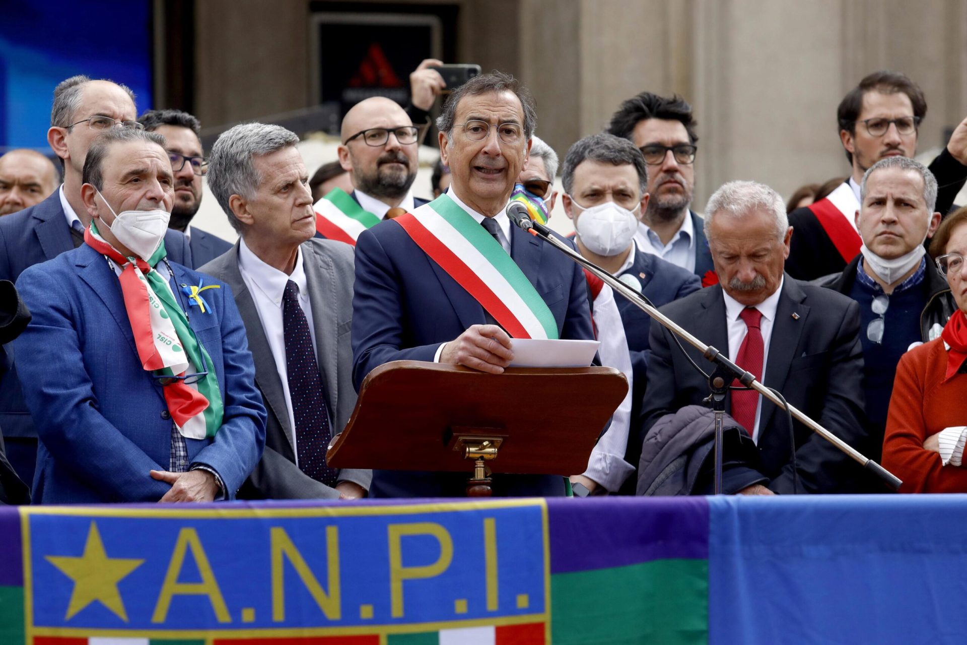 Ιταλία: Σκάνδαλο παράνομης δόμησης στο Μιλάνο- Ο δήμαρχος δεν παραιτείται