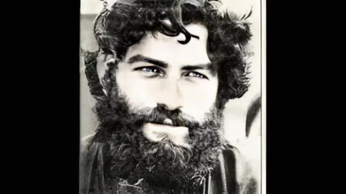 O Γιάννης για τον πατέρα του παπά Θεόφιλο