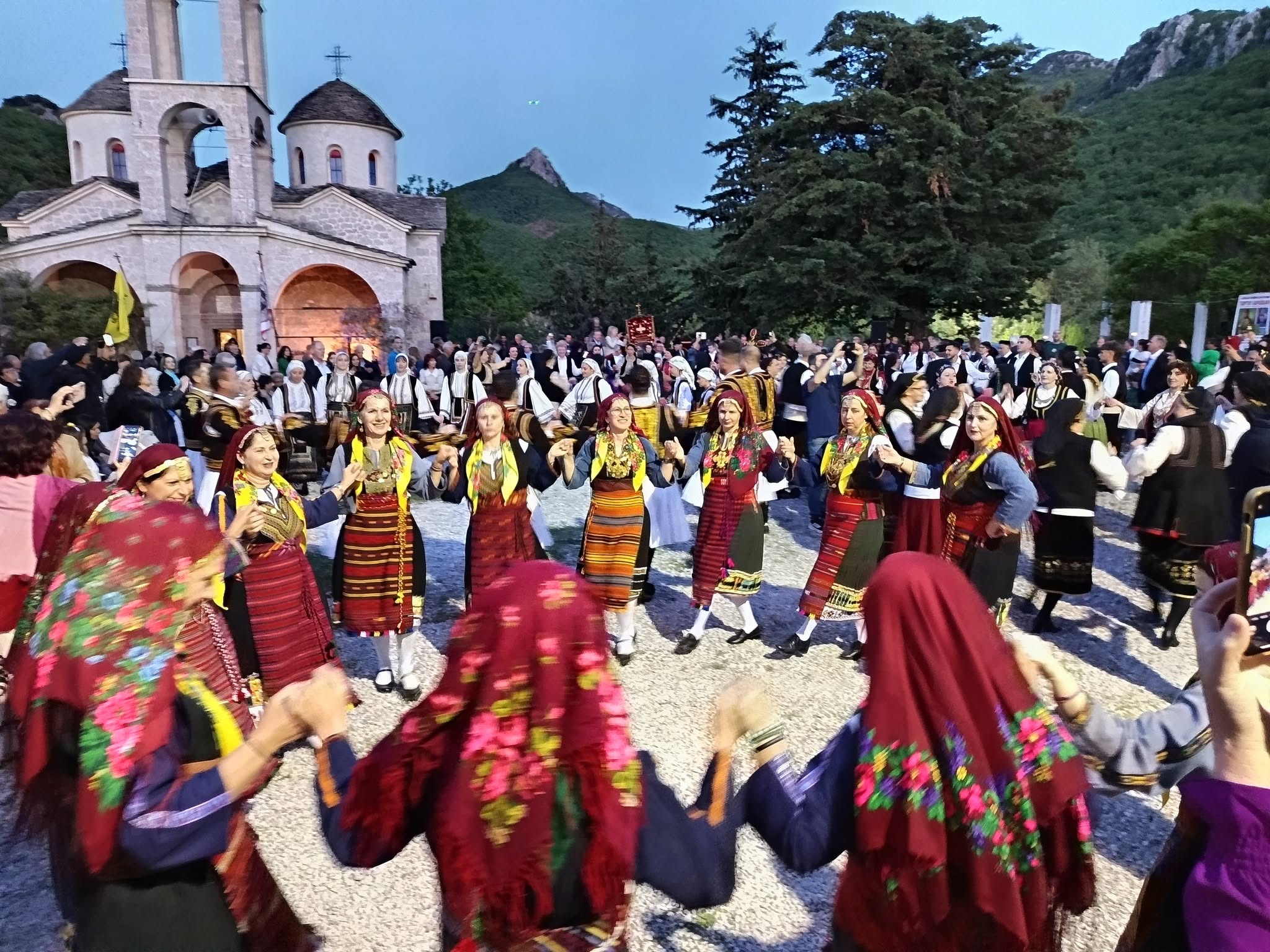 Παραδοσιακοί χοροί Ανατολικής Ρωμυλίας την Παρασκευή 25 Ιουλίου στο Αργοστόλι