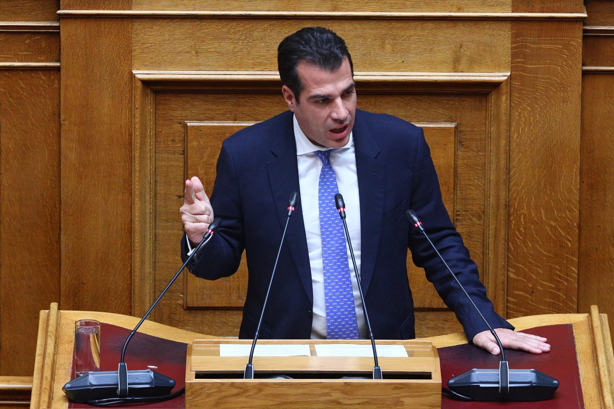 Θ. Πλεύρης για τους 247 μετανάστες από τη Λιβύη: Θα οδηγηθούν σε καθεστώς εγκλεισμού μέχρι την επιστροφή τους