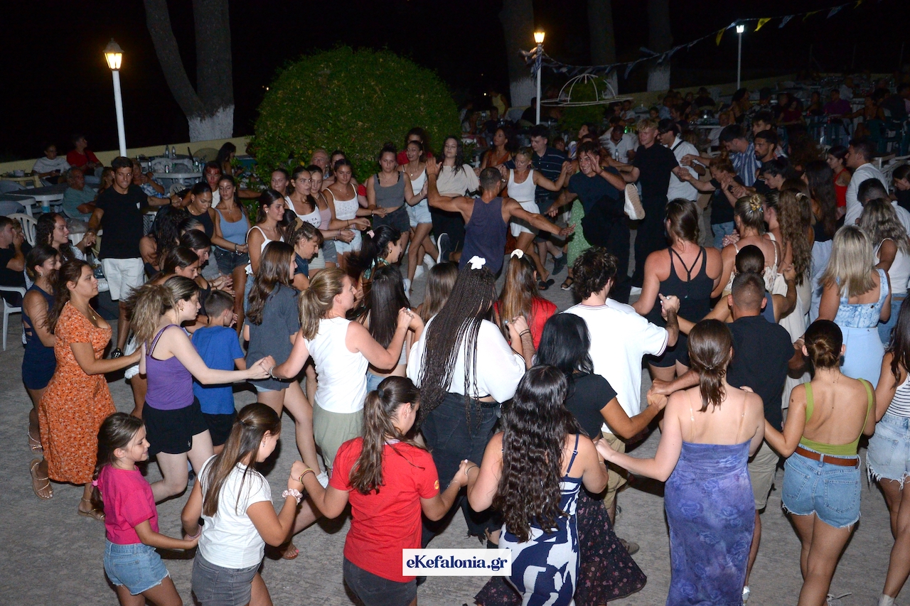 Τρικούβερτο γλέντι στο Πανηγύρι της Αγίας Άννας στην Λακήθρα [εικόνες +βίντεο]
