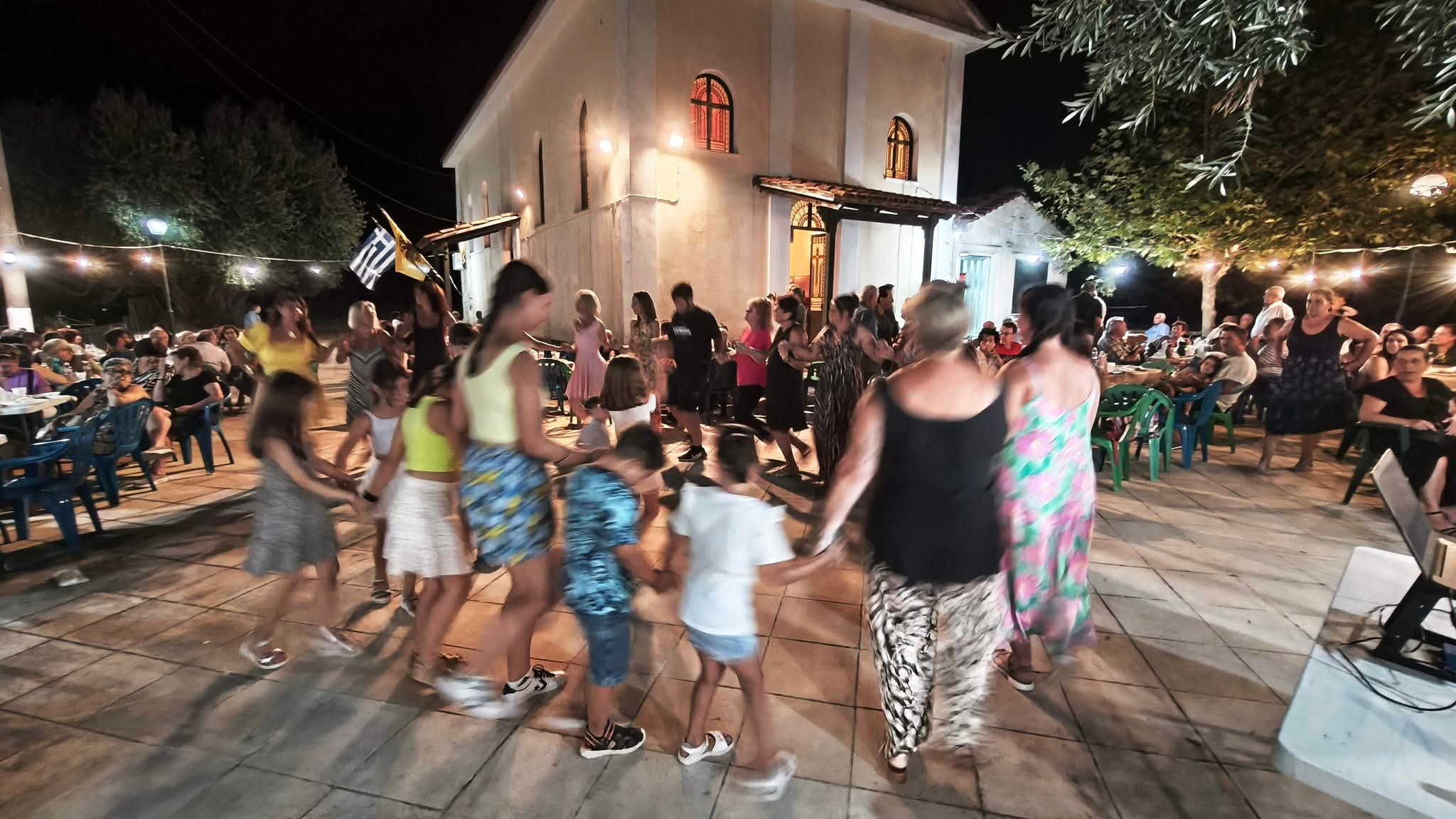Ξεπέρασε κάθε προσδοκία το εορταστικό “ζωντάνεμα” στον Ασπρογέρακα! [εικόνες +βίντεο]