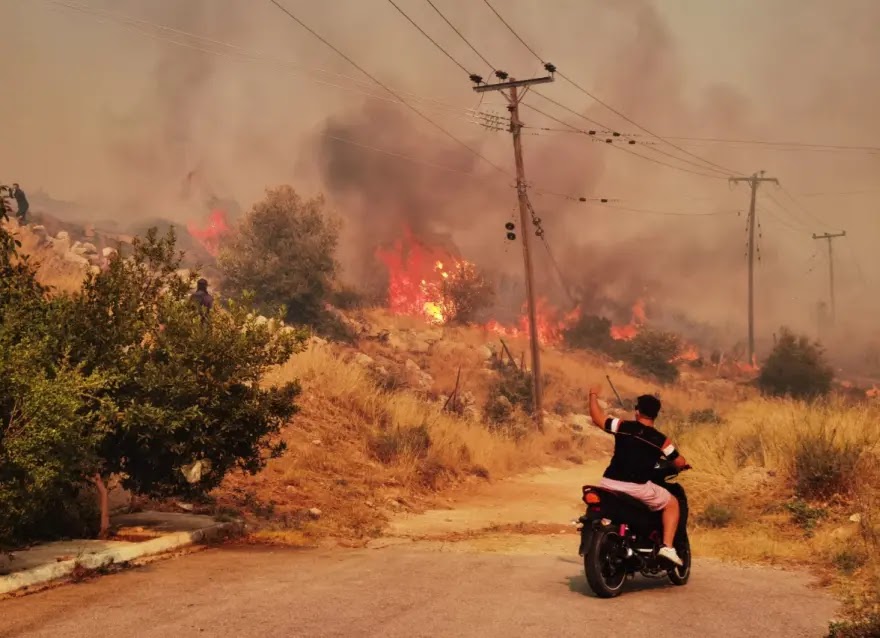 Από πού να φύγω από τα Δαυγάτα που όλοι οι δρόμοι είναι κλειστοί!
